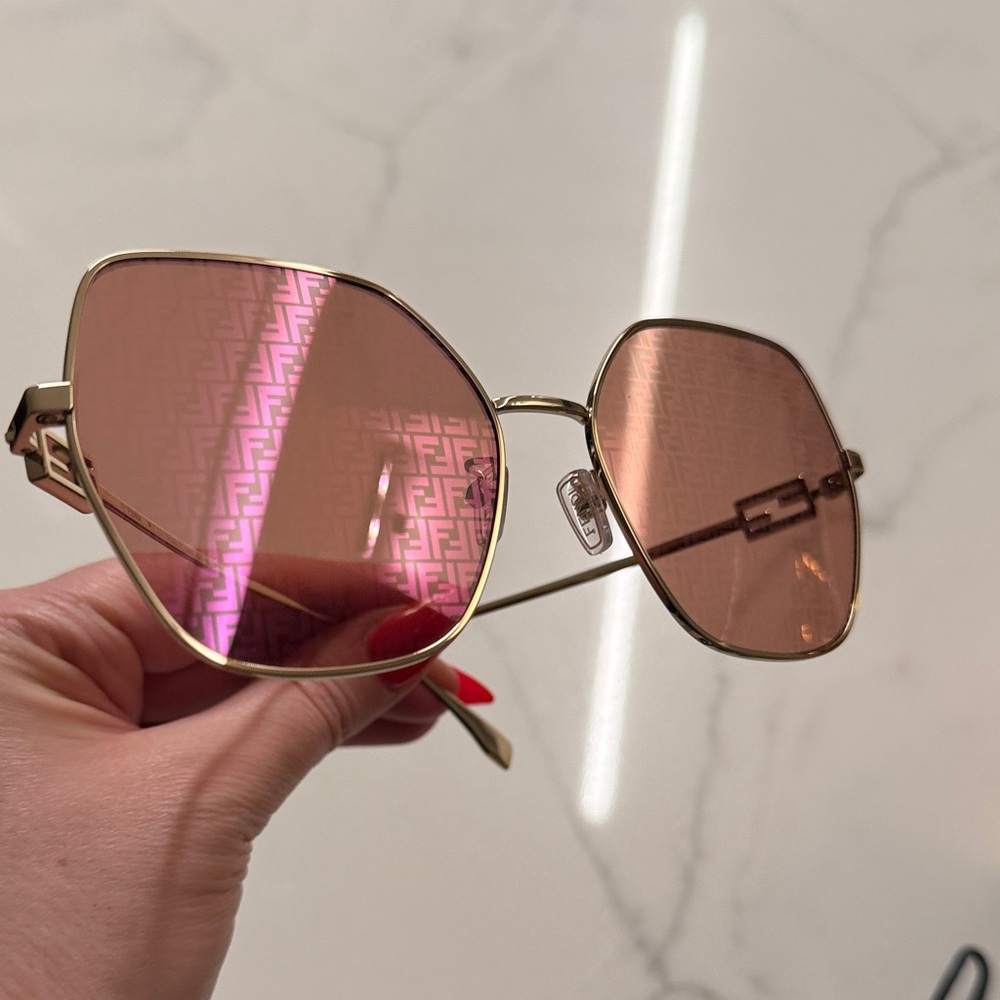 Fendi Sunglasses with Monogram Lenses - Picture 7 of 7